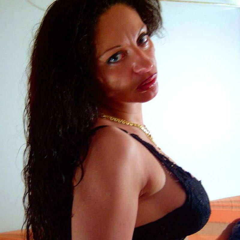 Janel 23 Escort Shalford